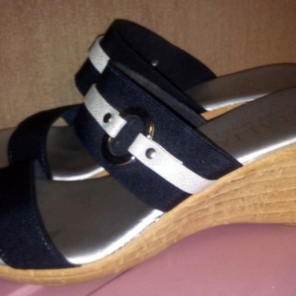 12 pairs of designer shoes - most like new! - Picture 11 of 12